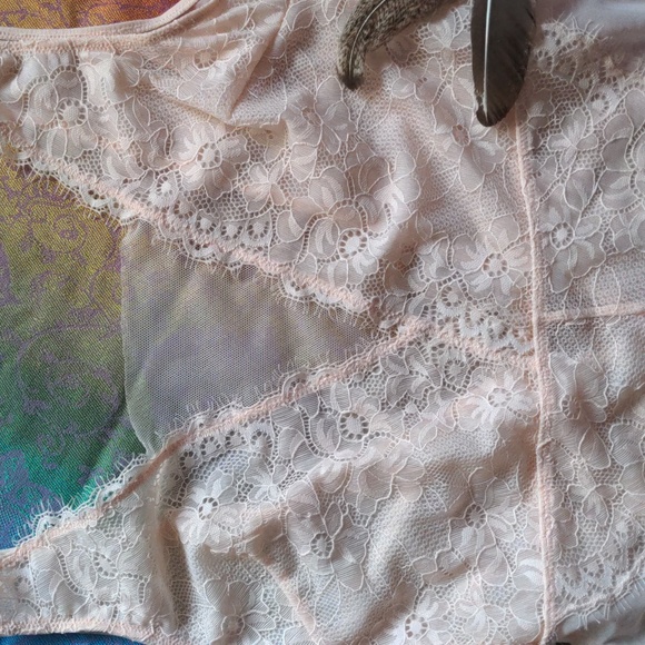 Vince Camuto Sheet Sexy Lace Bodysuit Small - Picture 3 of 4